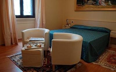 фото отеля Room 4 You