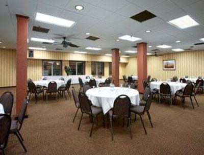 фото отеля Ramada Inn and Suites Mitchell
