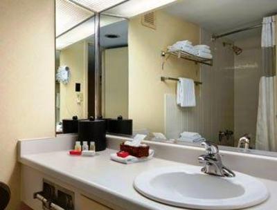 фото отеля Ramada Inn and Suites Mitchell
