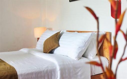 фото отеля Sheavens Seafront Resort