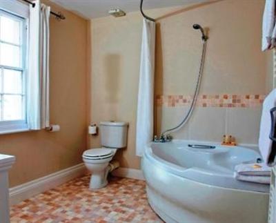 фото отеля Serviced Townhouse Cheltenham