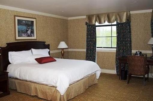 фото отеля Roberts Riverwalk Hotel & Residence Detroit