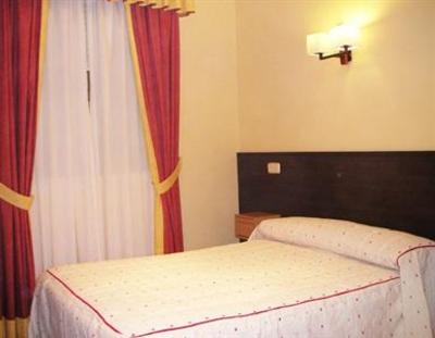 фото отеля Hostal Las Cortes Madrid