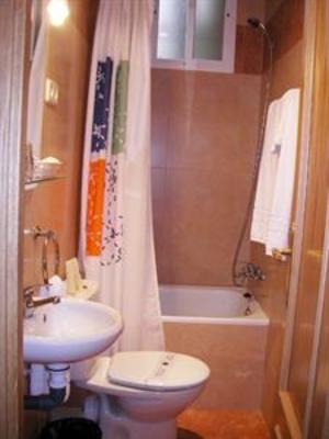 фото отеля Hostal Las Cortes Madrid