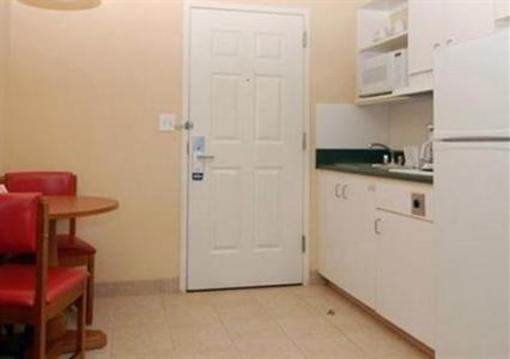 фото отеля Suburban Extended Stay of Fort Myers