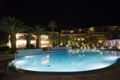 фото отеля Lagomandra Beach Hotel