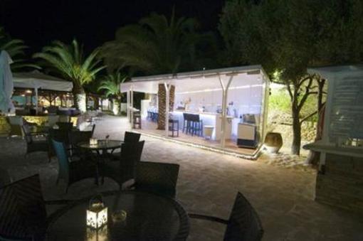 фото отеля Lagomandra Beach Hotel