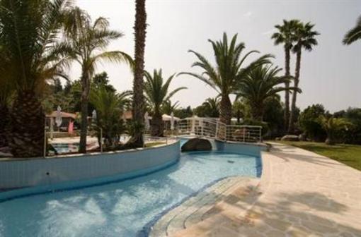 фото отеля Lagomandra Beach Hotel