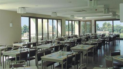 фото отеля Lagomandra Beach Hotel