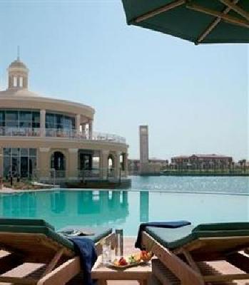 фото отеля Courtyard Dubai, Green Community