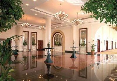фото отеля Courtyard Dubai, Green Community