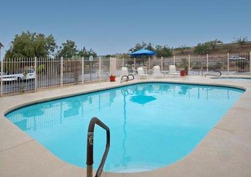 фото отеля Comfort Suites Peoria Sports Complex