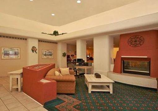 фото отеля Comfort Suites Peoria Sports Complex