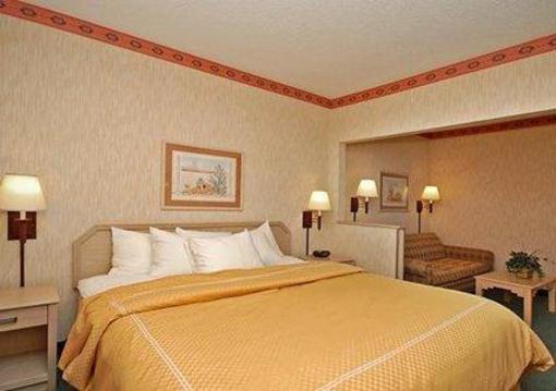 фото отеля Comfort Suites Peoria Sports Complex