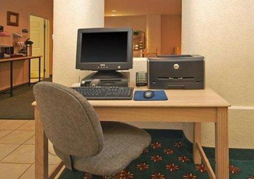 фото отеля Comfort Suites Peoria Sports Complex