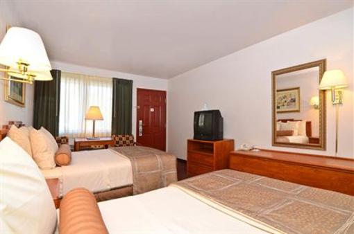 фото отеля BEST WESTERN Sky Way Inn & Suites
