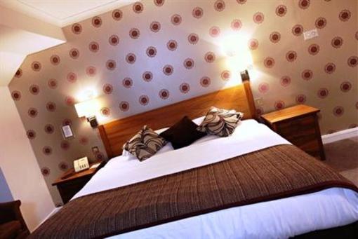 фото отеля Crown Hotel Chertsey