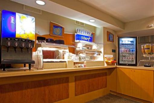 фото отеля Holiday Inn Express - Ocala Midtown Medical - US 441