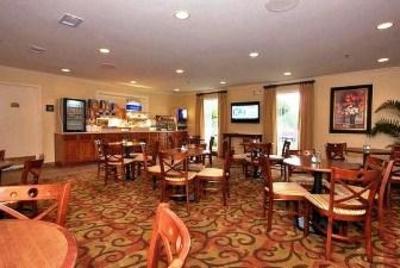 фото отеля Holiday Inn Express Niceville - Eglin AFB