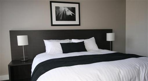фото отеля Chester's Hotel