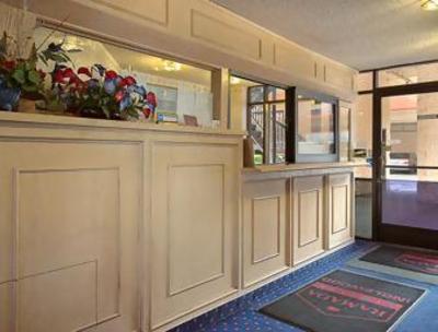 фото отеля Ramada Culver City