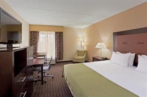 фото отеля Holiday Inn Express Hotel & Suites South Charleston