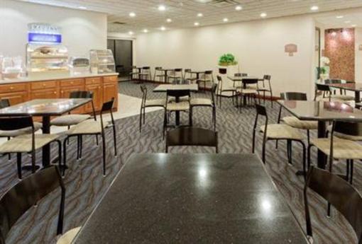 фото отеля Holiday Inn Express Hotel & Suites South Charleston