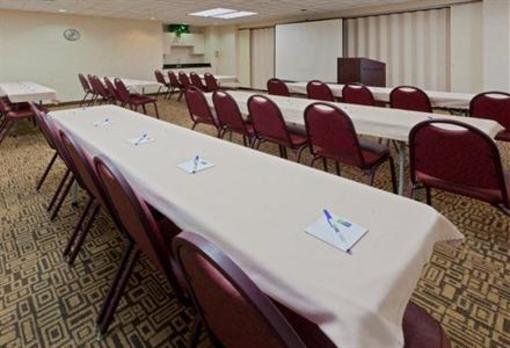 фото отеля Holiday Inn Express Hotel & Suites South Charleston