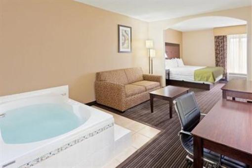 фото отеля Holiday Inn Express Hotel & Suites South Charleston