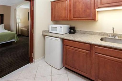 фото отеля Holiday Inn Express Hotel & Suites South Charleston