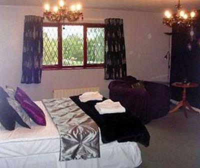 фото отеля The Throckmorton Arms Bed and Breakfast Coughton Alcester