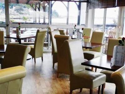 фото отеля Salterns Harbourside Hotel