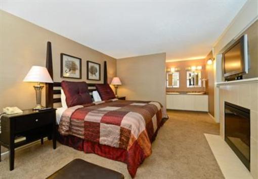 фото отеля Americas Best Value Inn & Suites Overland Park