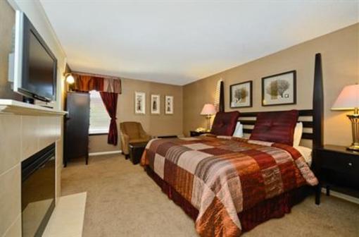 фото отеля Americas Best Value Inn & Suites Overland Park