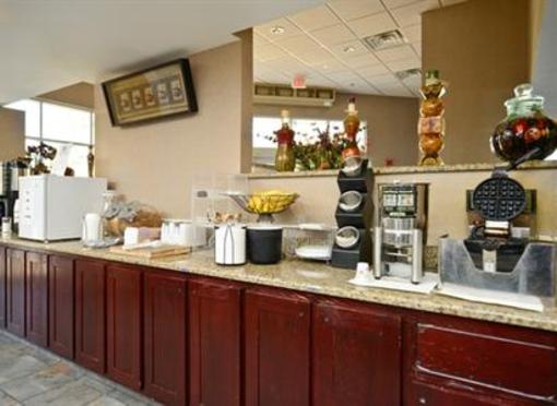 фото отеля Americas Best Value Inn & Suites Overland Park