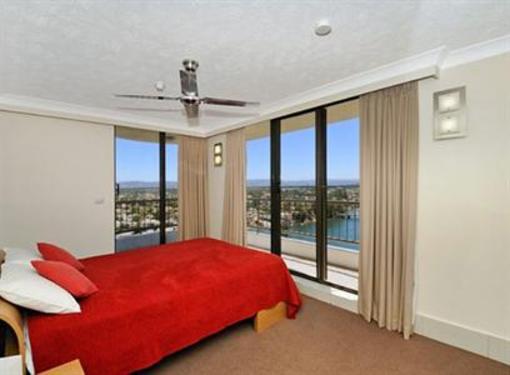 фото отеля Holiday North Apartments Gold Coast