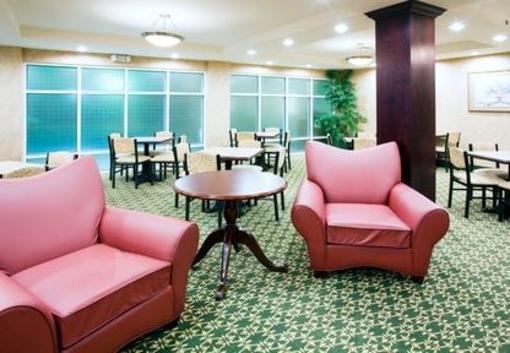 фото отеля Holiday Inn Express Hotel & Suites Concord