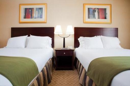 фото отеля Holiday Inn Express Hotel & Suites Concord
