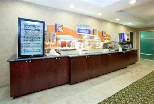 фото отеля Holiday Inn Express Hotel & Suites Concord
