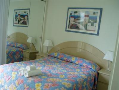 фото отеля Carlton Apartments
