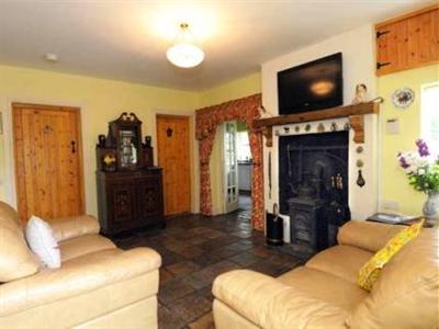 фото отеля Brookhall Cottages