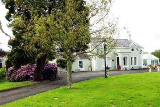 фото отеля Brookhall Cottages