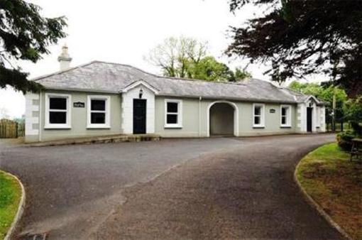 фото отеля Brookhall Cottages