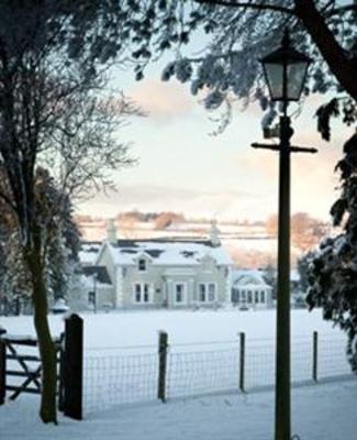 фото отеля Brookhall Cottages