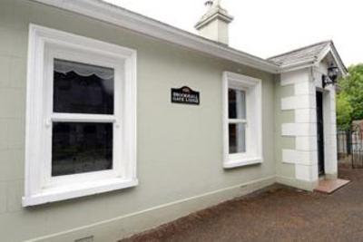 фото отеля Brookhall Cottages