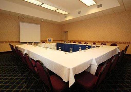 фото отеля Comfort Inn & Suites East Town Mall Madison (Wisconsin)
