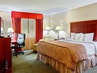 Holiday Inn Dallas Market Center