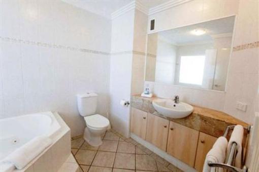 фото отеля Regency on the Beach Hotel Gold Coast