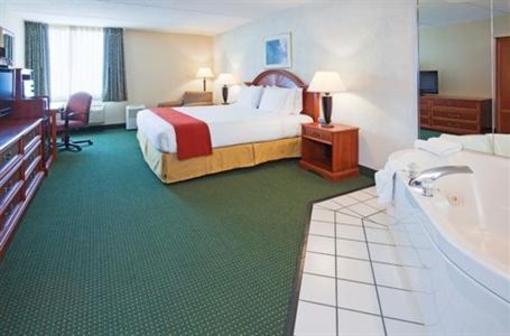 фото отеля Holiday Inn Express Madison