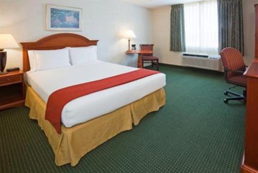 фото отеля Holiday Inn Express Madison